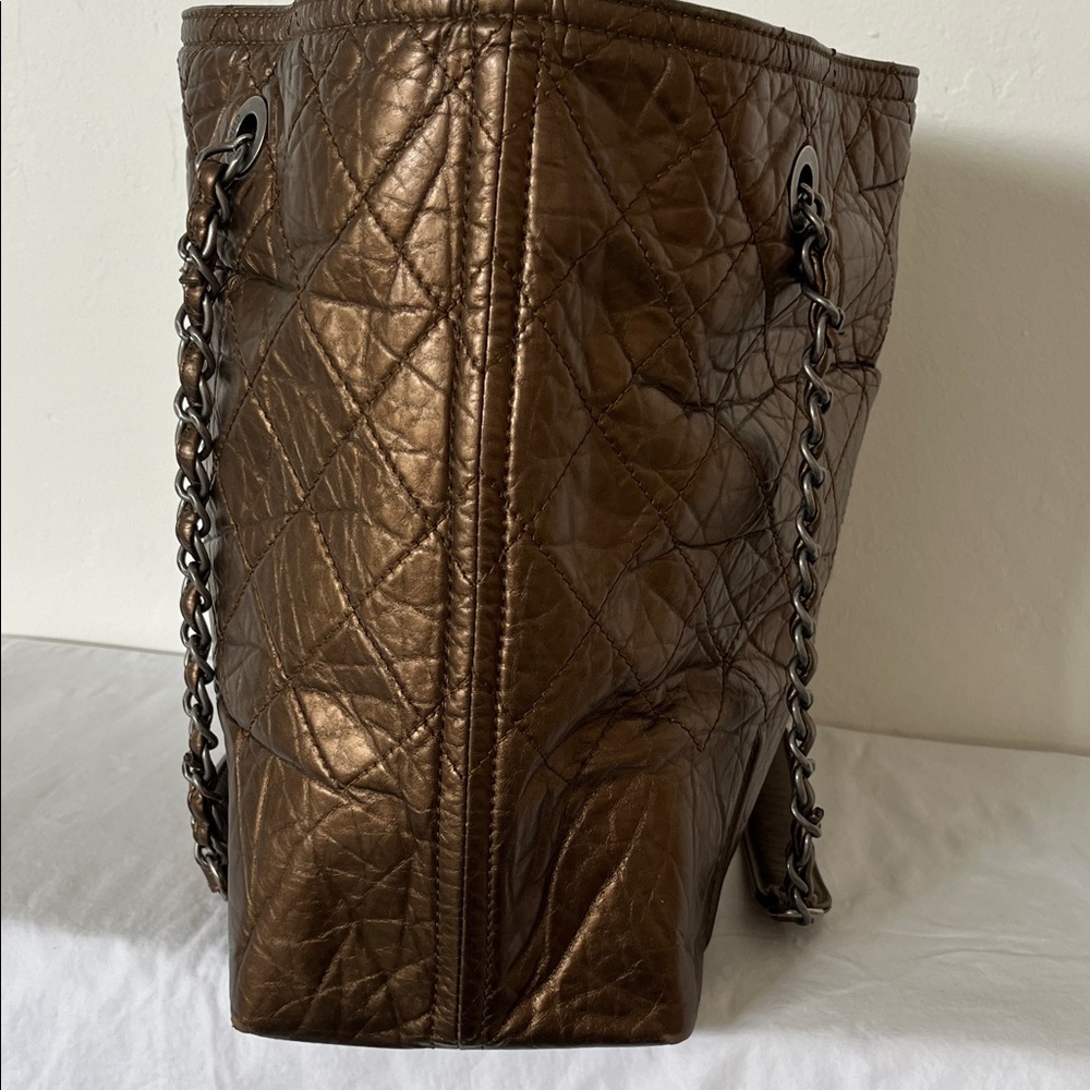 CHANEL Metallic Brown Quilted Calfskin Leather “Moscow” Tote with Chain Straps - Picture 3 of 14